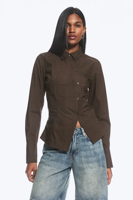 Camisas entalladas asimétricas de popelín – Marrón oscuro Camisas entalladas asimétricas de popelín – Marrón oscuro