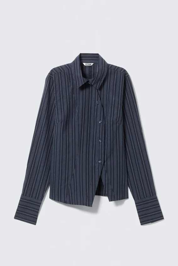 Camisas entalladas asimétricas de popelín – Rayas azul oscuro Camisas entalladas asimétricas de popelín – Rayas azul oscuro