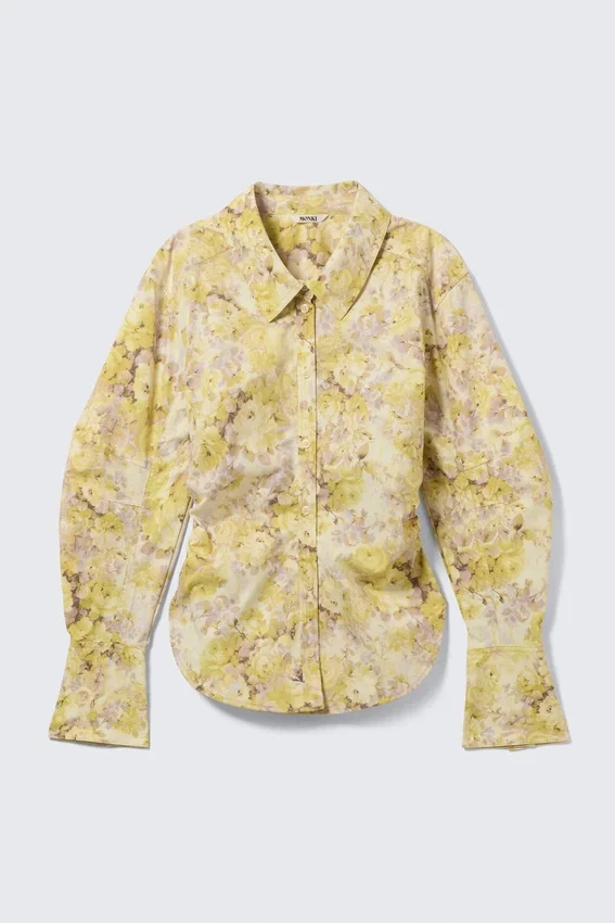 Camisas entalladas con fruncido en la cintura – Estampado floral amarillo Camisas entalladas con fruncido en la cintura – Estampado floral amarillo