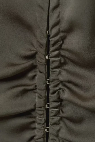 Camisas entalladas de manga larga de satén – Dark Mole