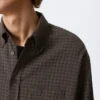Camisas holgadas con estructura y botones – A cuadros marrón oscuro Camisas holgadas con estructura y botones – A cuadros marrón oscuro