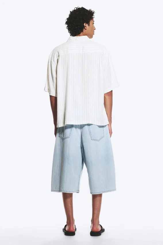 Camisas holgadas de manga corta en mezcla de lino – Rayas blancas/grises Camisas holgadas de manga corta en mezcla de lino – Rayas blancas/grises