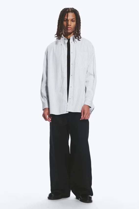 Camisas oversize a rayas con botones – Blanca – Rayas azules Camisas oversize a rayas con botones – Blanca – Rayas azules