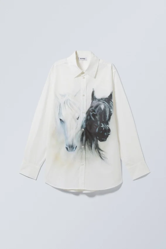 Camisas oversize de popelín estampadas – Caballos blancos y negros Camisas oversize de popelín estampadas – Caballos blancos y negros