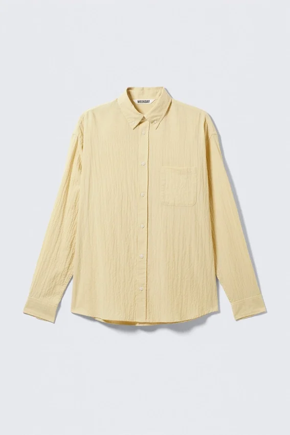Camisas oversize de seersucker con botones – Amarillo claro Camisas oversize de seersucker con botones – Amarillo claro