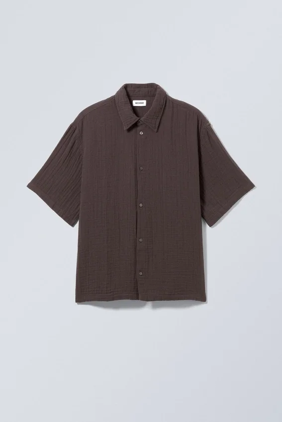 Camisas oversize estructuradas de manga corta – Marrón oscuro Camisas oversize estructuradas de manga corta – Marrón oscuro