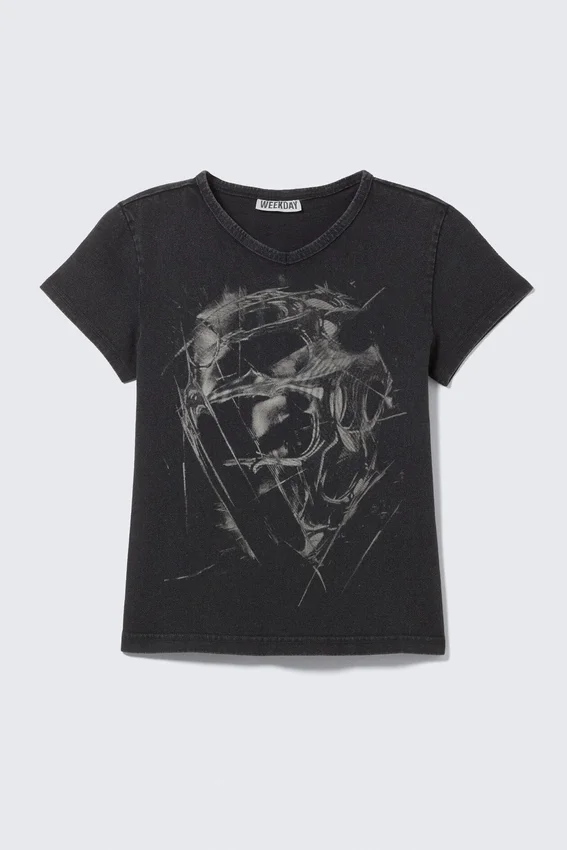 Camiseta ajustada con cuello en V y estampado – Negro – Estampado de ciencia ficción Camiseta ajustada con cuello en V y estampado – Negro – Estampado de ciencia ficción