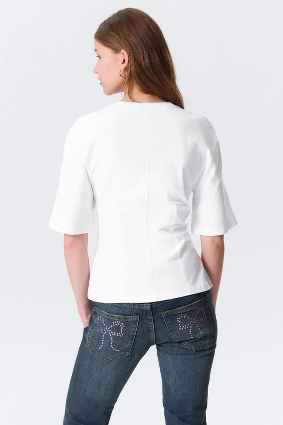 Camiseta ajustada con pinzas – Blanca Camiseta ajustada con pinzas – Blanca