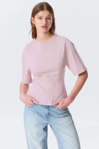 Camiseta ajustada con pinzas – Rosa claro