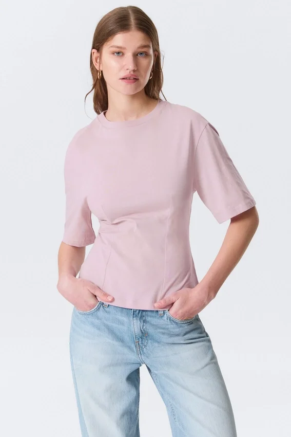 Camiseta ajustada con pinzas – Rosa claro Camiseta ajustada con pinzas – Rosa claro