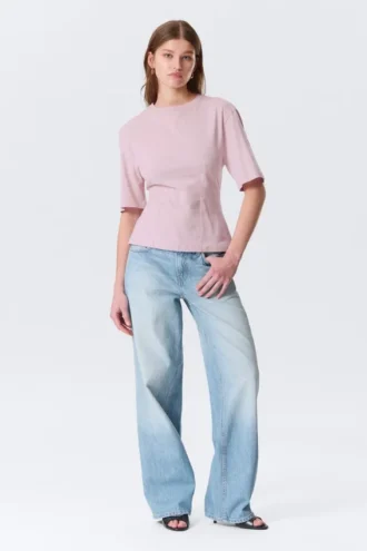 Camiseta ajustada con pinzas – Rosa claro