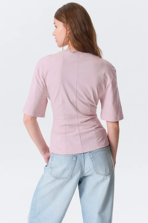Camiseta ajustada con pinzas – Rosa claro Camiseta ajustada con pinzas – Rosa claro