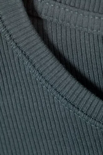 Camiseta ajustada de canalé – Azul petróleo oscuro