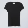 Camiseta ajustada de canalé – Negro Camiseta ajustada de canalé – Negro