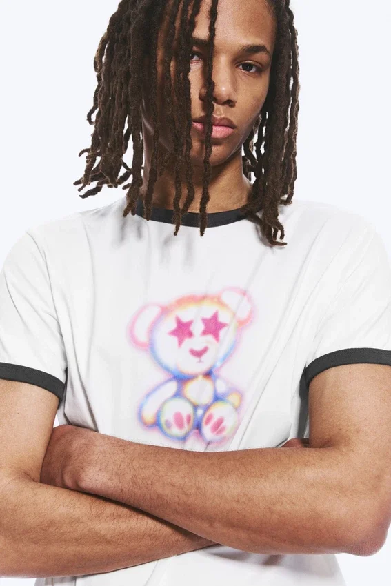 Camiseta con estampados – Blanco y negro – Bear Spray Camiseta con estampados – Blanco y negro – Bear Spray