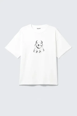 Camiseta con estampados de corte recto – Blanca – Smilish