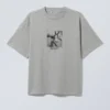 Camiseta con estampados de corte recto – Gris – Donkey Reality Camiseta con estampados de corte recto – Gris – Donkey Reality