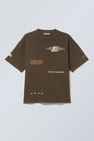 Camiseta con estampados de corte recto – Marrón oscuro – Logotipos deportivos