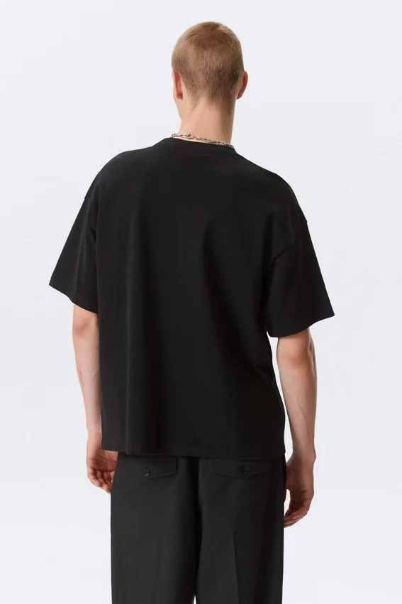Camiseta con estampados de corte recto – Negro – Heart of Energy Camiseta con estampados de corte recto – Negro – Heart of Energy
