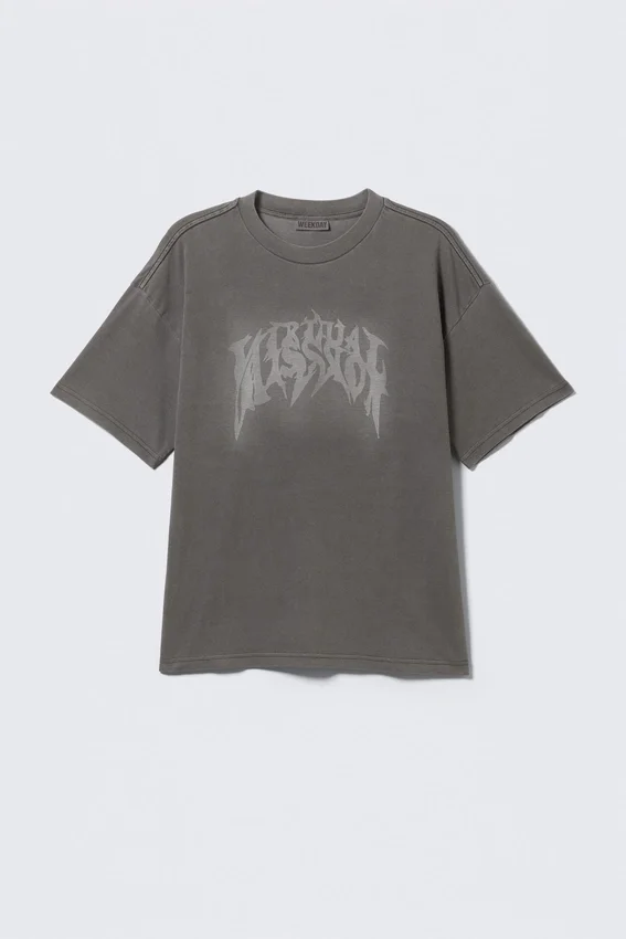 Camiseta con estampados de corte recto – Negro lavado – Mizzion Camiseta con estampados de corte recto – Negro lavado – Mizzion