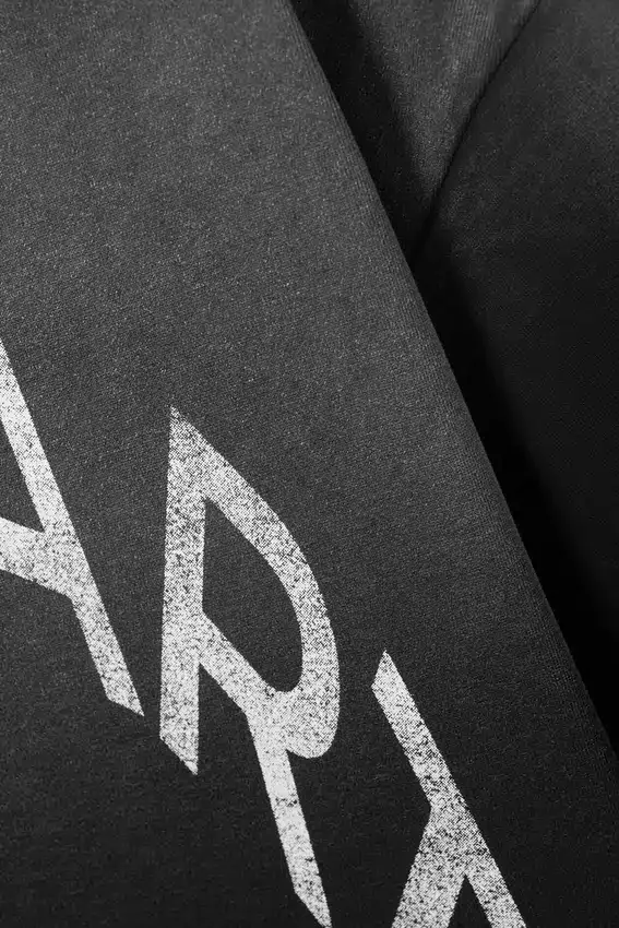 Camiseta con estampados de corte recto – Negro – Restart Camiseta con estampados de corte recto – Negro – Restart