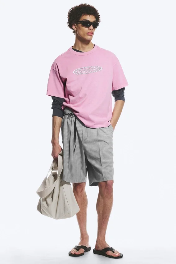 Camiseta con estampados de corte recto – Rosa Camiseta con estampados de corte recto – Rosa