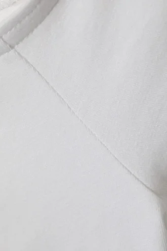 Camiseta con hombros al aire – Blanca