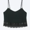 Camiseta corta con ribete de encaje – Negro Camiseta corta con ribete de encaje – Negro