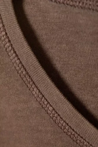 Camiseta corta de algodón acanalado estampada – Marrón oscuro lavado