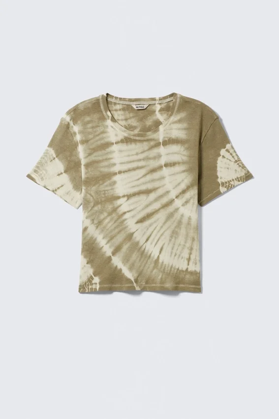 Camiseta corta de algodón acanalado estampada – Verde caqui teñido Camiseta corta de algodón acanalado estampada – Verde caqui teñido