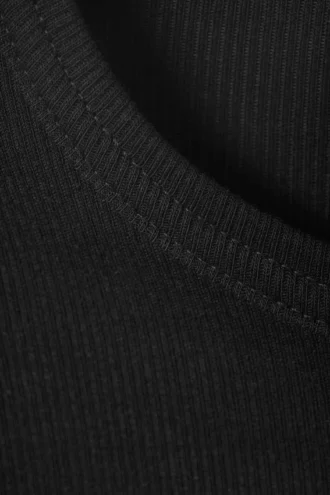 Camiseta de algodón acanalado de corte ajustado – Negro