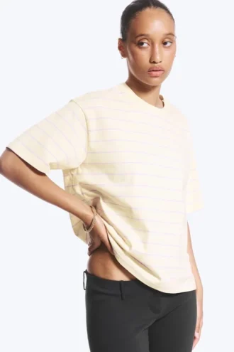 Camiseta de algodón de corte recto – Beige claro – Rayas lila
