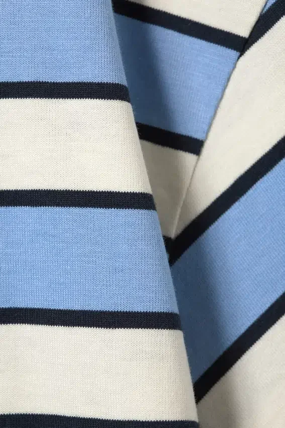 Camiseta de algodón de corte recto – Rayas azules y blancas Camiseta de algodón de corte recto – Rayas azules y blancas