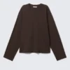 Camiseta de algodón de corte recto y manga larga – Marrón oscuro Camiseta de algodón de corte recto y manga larga – Marrón oscuro