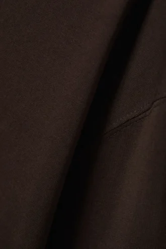 Camiseta de algodón de corte recto y manga larga – Marrón oscuro