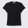 Camiseta de algodón de manga corta y corte entallado – Negro Camiseta de algodón de manga corta y corte entallado – Negro