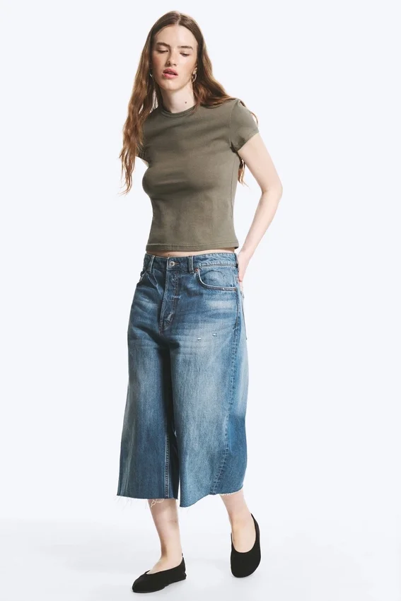 Camiseta de algodón de manga corta y corte entallado – Verde caqui apagado Camiseta de algodón de manga corta y corte entallado – Verde caqui apagado