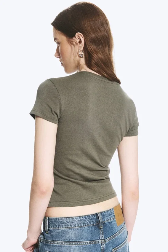 Camiseta de algodón de manga corta y corte entallado – Verde caqui apagado Camiseta de algodón de manga corta y corte entallado – Verde caqui apagado