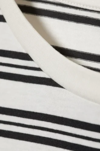 Camiseta de algodón de manga larga – Blanca – Rayas negras
