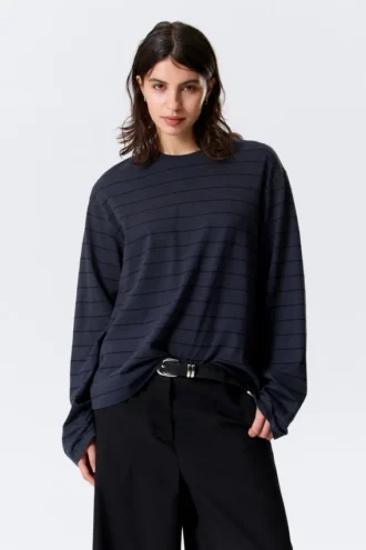 Camiseta de algodón de manga larga y corte recto – Rayas azul oscuro