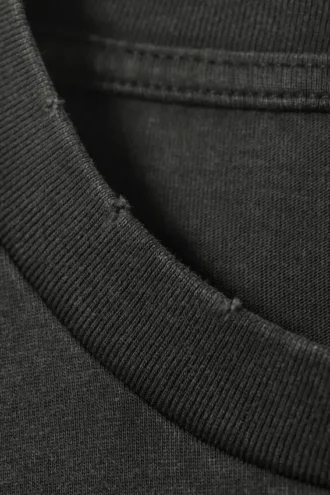 Camiseta de algodón holgada con estampados y mangas casquillo – Gris oscuro – Spacenet