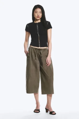 Camiseta de canalé con lazo cruzado – Negro