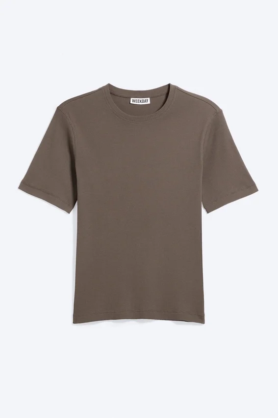 Camiseta de canalé de corte recto y entallado – Dark Mole Camiseta de canalé de corte recto y entallado – Dark Mole