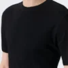 Camiseta de canalé de corte recto y entallado – Negro Camiseta de canalé de corte recto y entallado – Negro