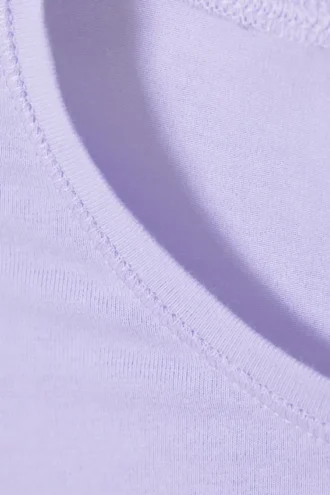 Camiseta de corte ajustado – Morado claro