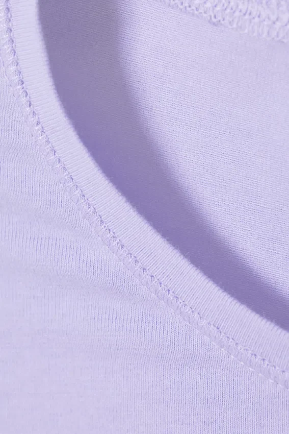 Camiseta de corte ajustado – Morado claro Camiseta de corte ajustado – Morado claro