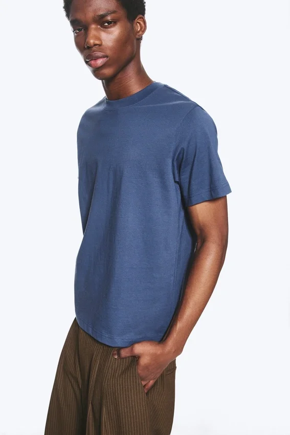 Camiseta de corte clásico – Azul empolvado Camiseta de corte clásico – Azul empolvado