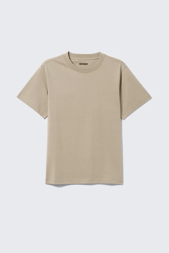 Camiseta de corte clásico – Beige claro Camiseta de corte clásico – Beige claro