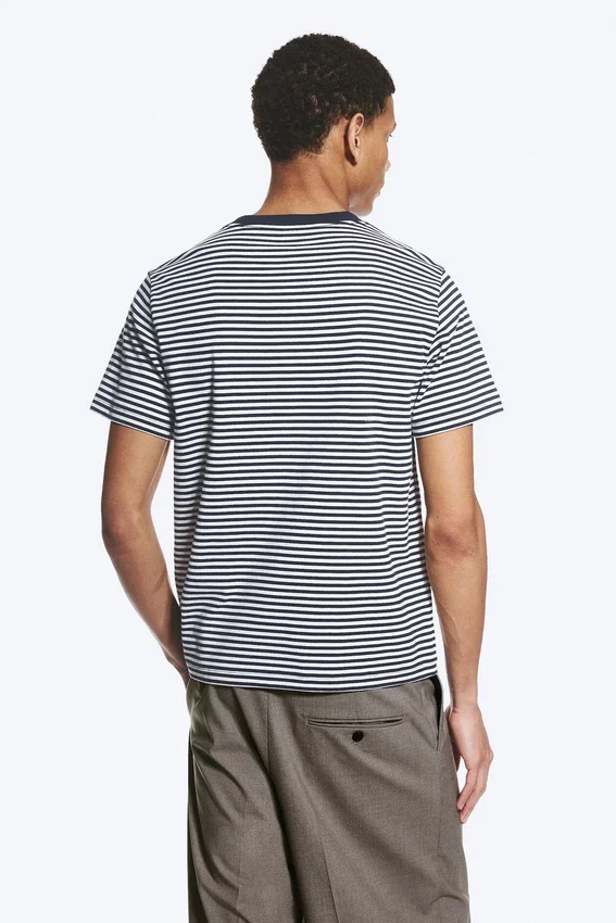 Camiseta de corte clásico – Blanca – Rayas azul marino Camiseta de corte clásico – Blanca – Rayas azul marino