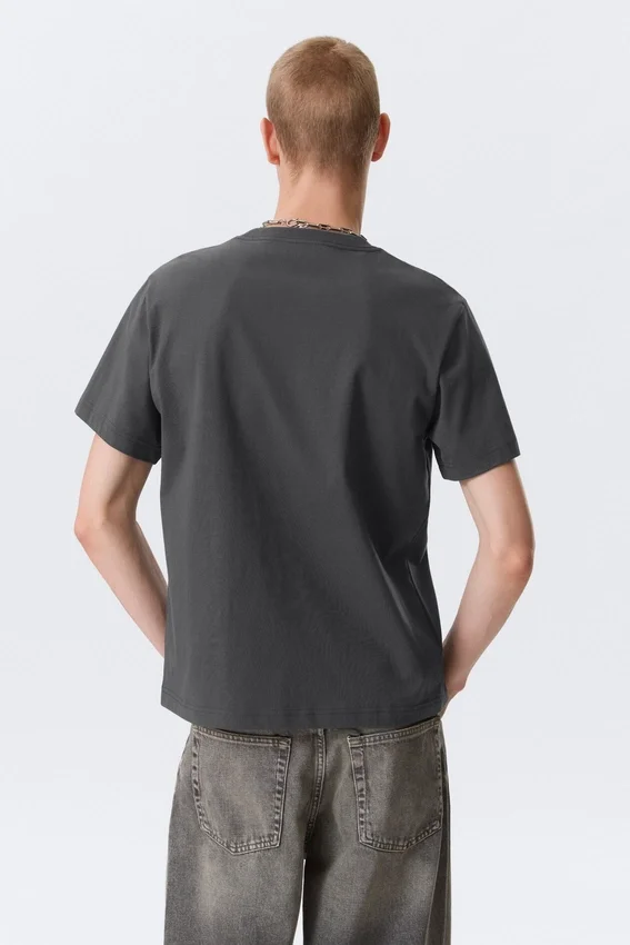 Camiseta de corte clásico – Gris oscuro Camiseta de corte clásico – Gris oscuro